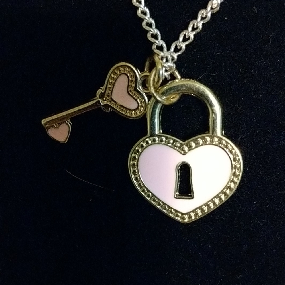 Beautiful Pink Heart Lock and Key necklace 18 in.